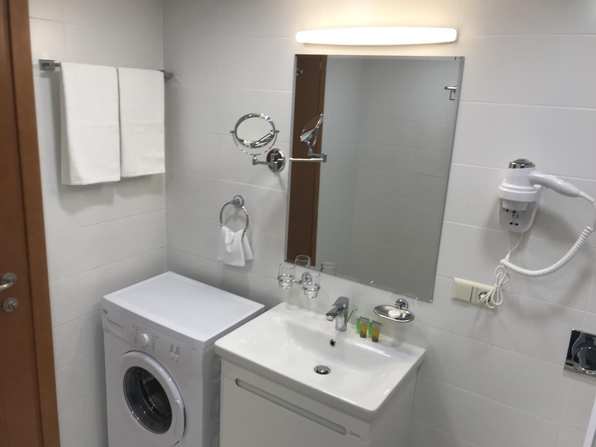 Full Comfort Apartment On Aghmashenebeli Tbilisi Exterior foto