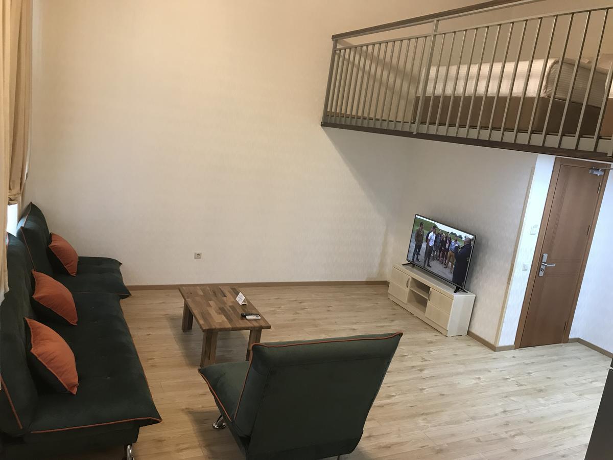 Full Comfort Apartment On Aghmashenebeli Tbilisi Exterior foto